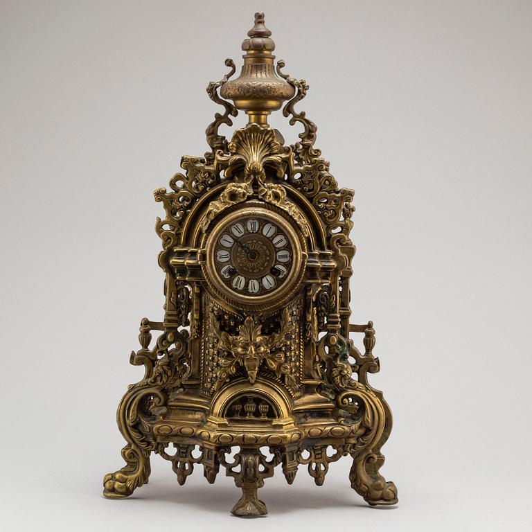 A second half of the 20th century table clock.