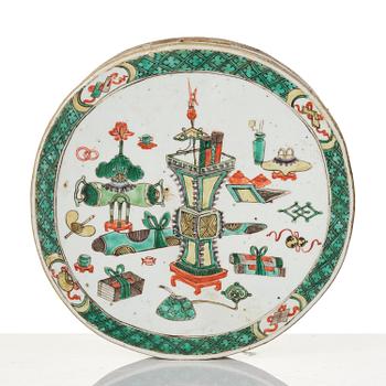 A famille verte 'figural' herb brick, Qing dynasty, Kangxi (1662-1722).