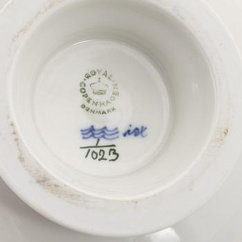 Royal Copenhagen, kaffeservis, 13 delar, porslin, "Musselmalet",  helblond och halvblond.
