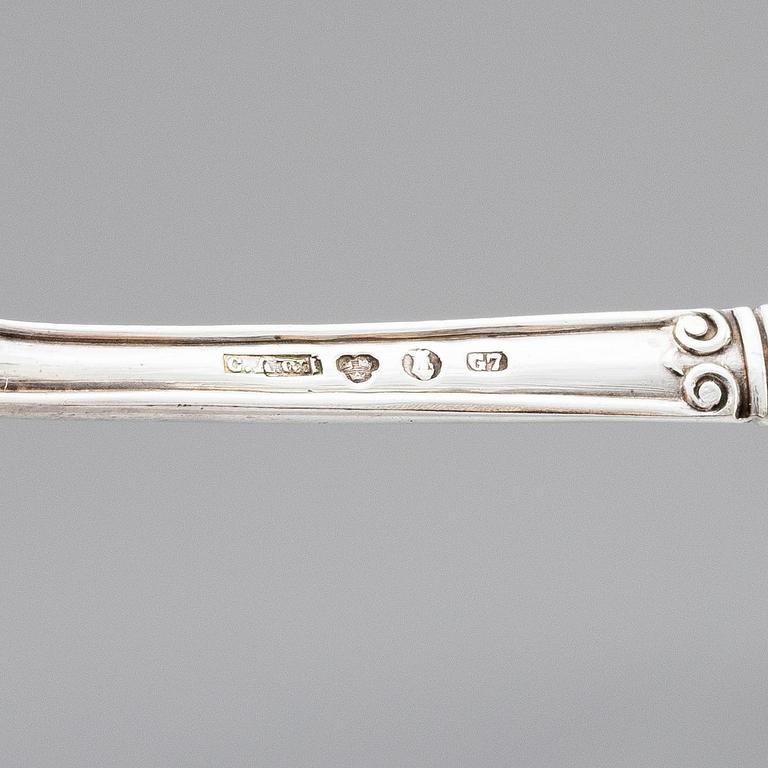 A silverware set, 105 pieces, and a cutlery box, marks of Erasmus Lindeström, Stockholm 1901-1902.