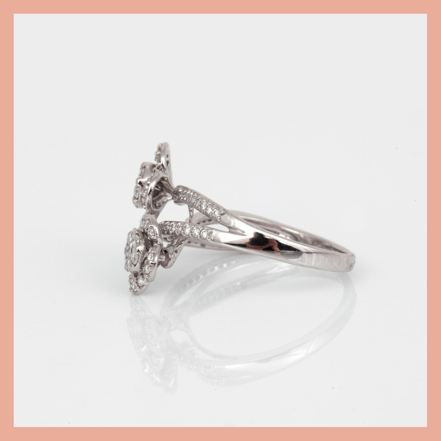 RING, 14K vitguld med olika slipade diamanter, tot ca 1,00 ct. Tota vikt ca 3,67 g.