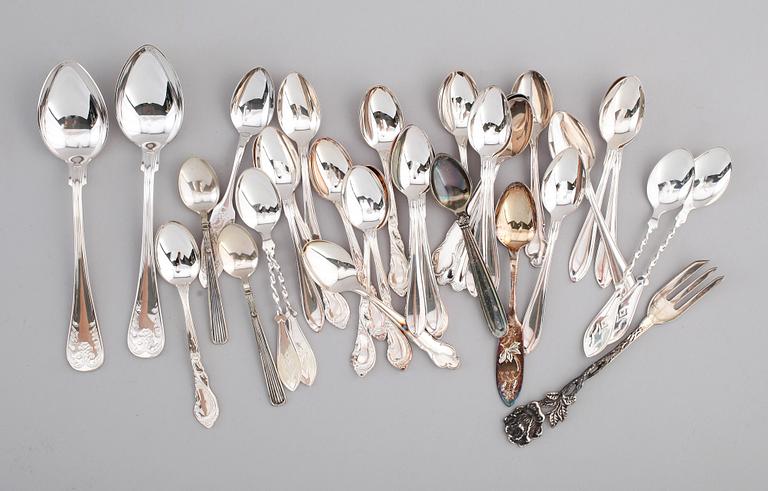 BESTICK, 45 delar, silver, olika modeller, 1900-/2000-tal. Total vikt ca 499 g.