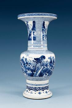 1487. A blue and white vase, Qing dynasty, Kangxi (1662-1722).