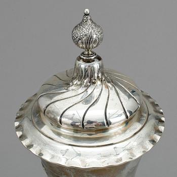 POKAL med LOCK, silver, K. Andersson, jugend, 1907, vikt 1156 gram.