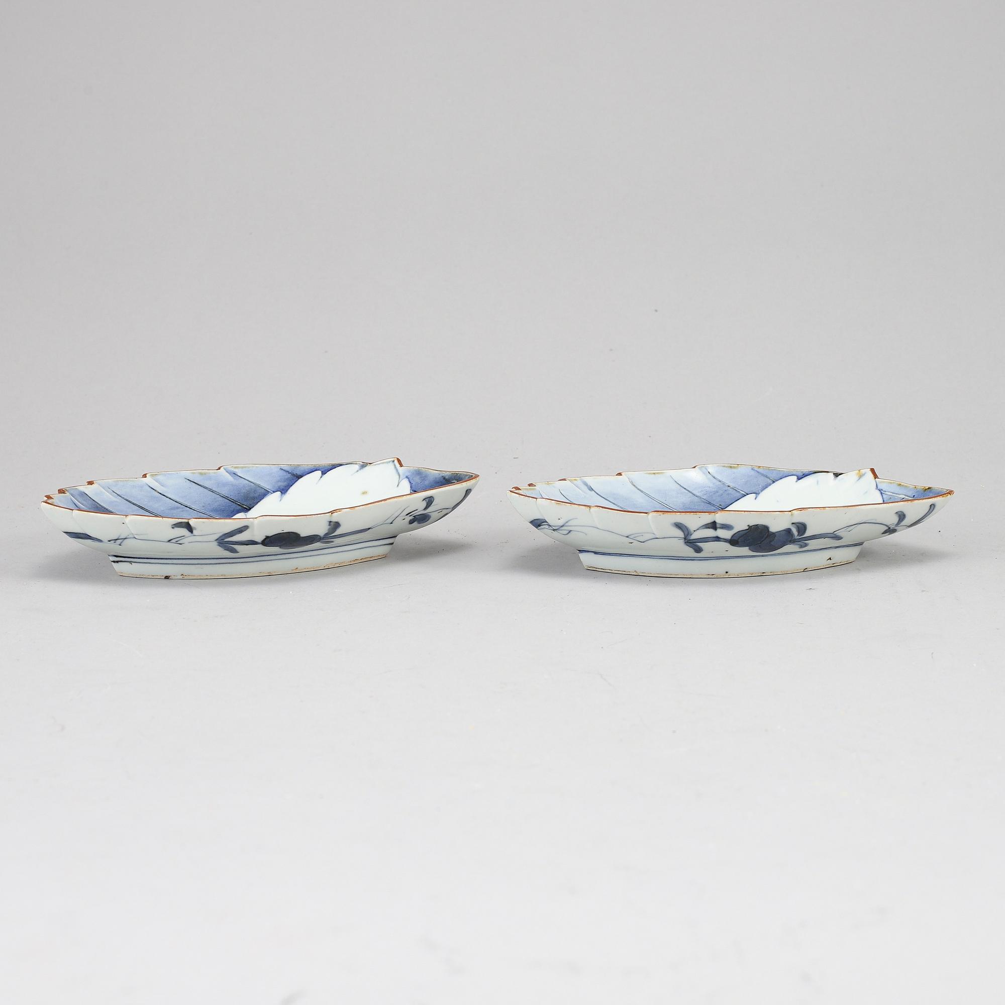 A pair of leaf shaped Japanese dishes, 19th Century.
