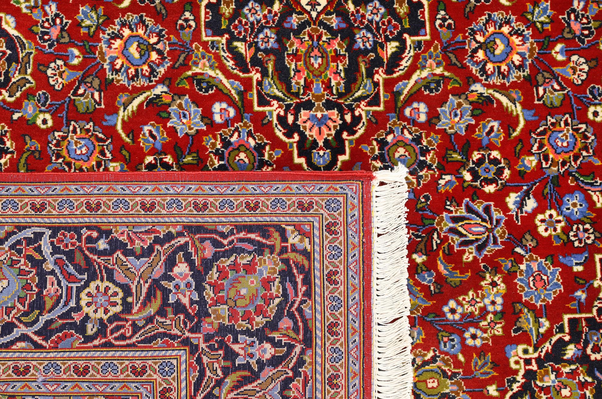 A Keshan crpet, 218 x 131 cm.