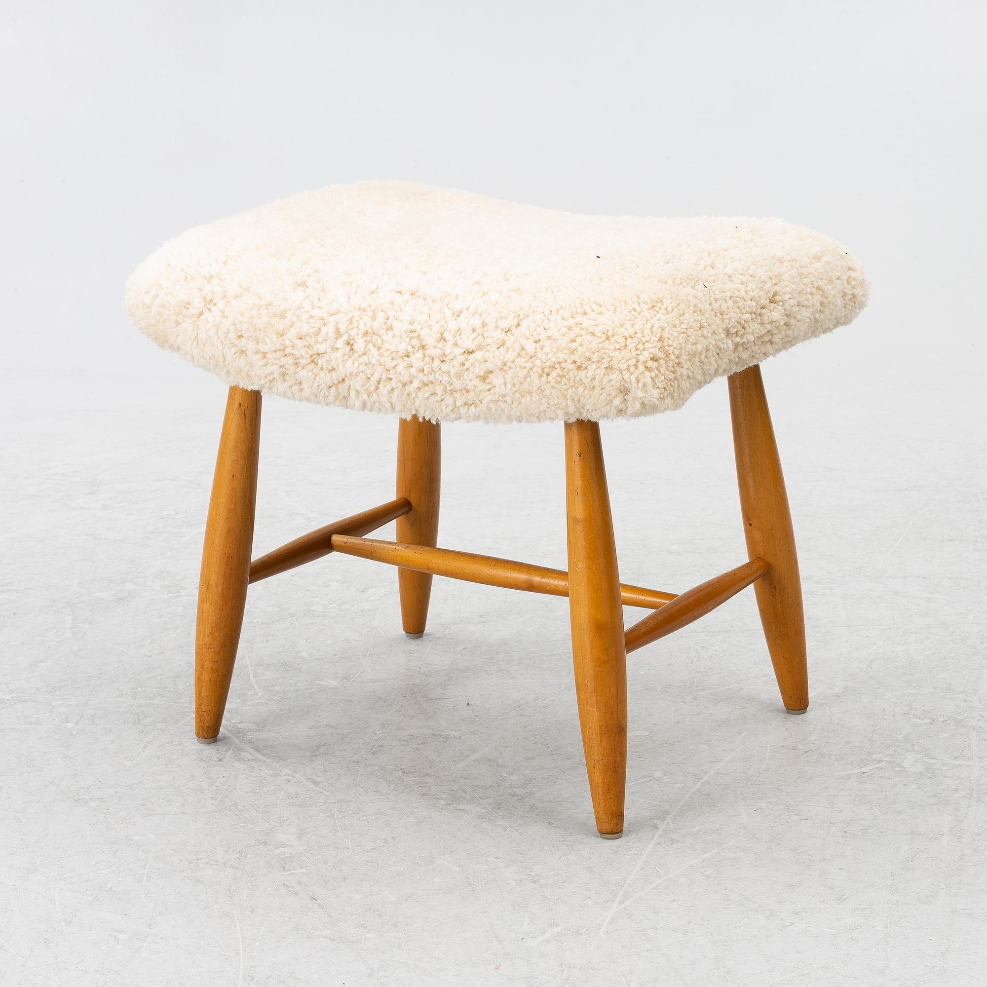 Pillow, mid-20th century.