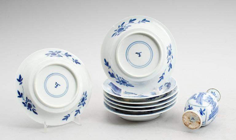 FAT, 7 st samt miniatyrvas med lock, porslin, Kina, 1800-talets slut.
