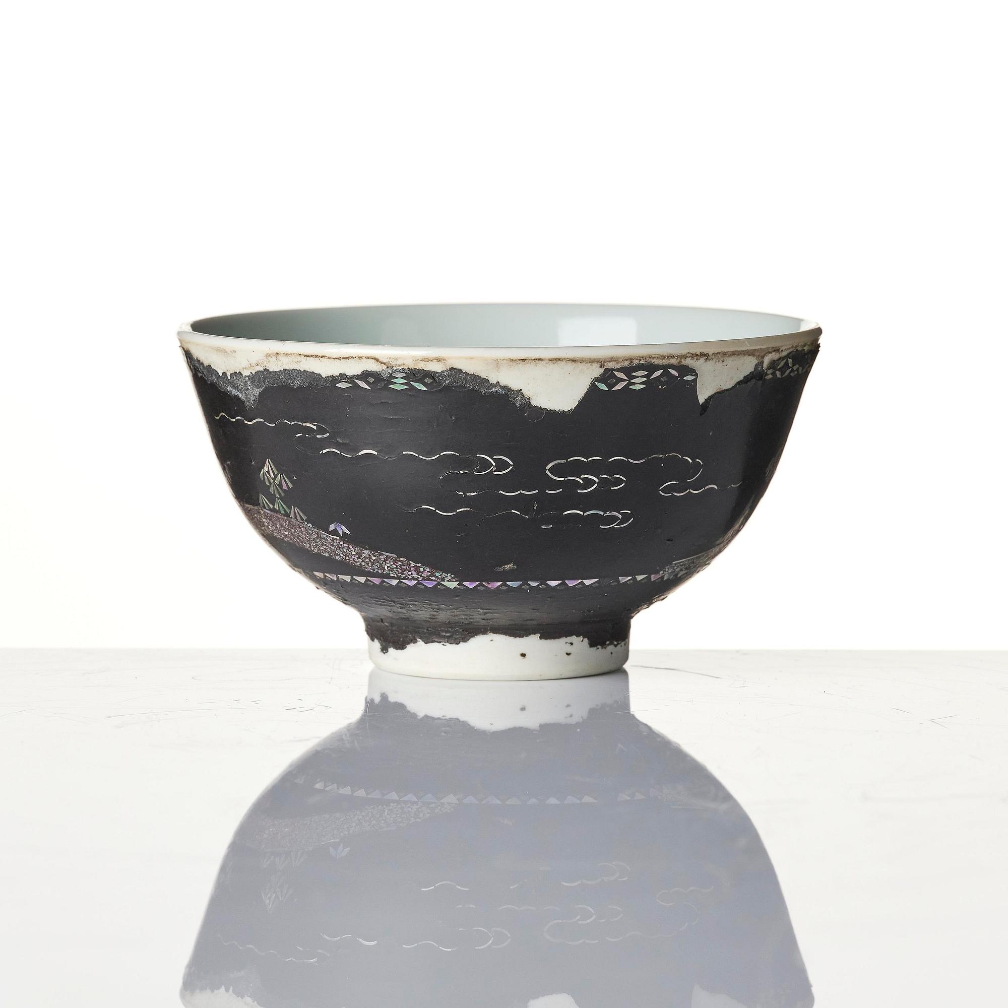 A lacque burgaute bowl, Qing dynasty, 18th century.