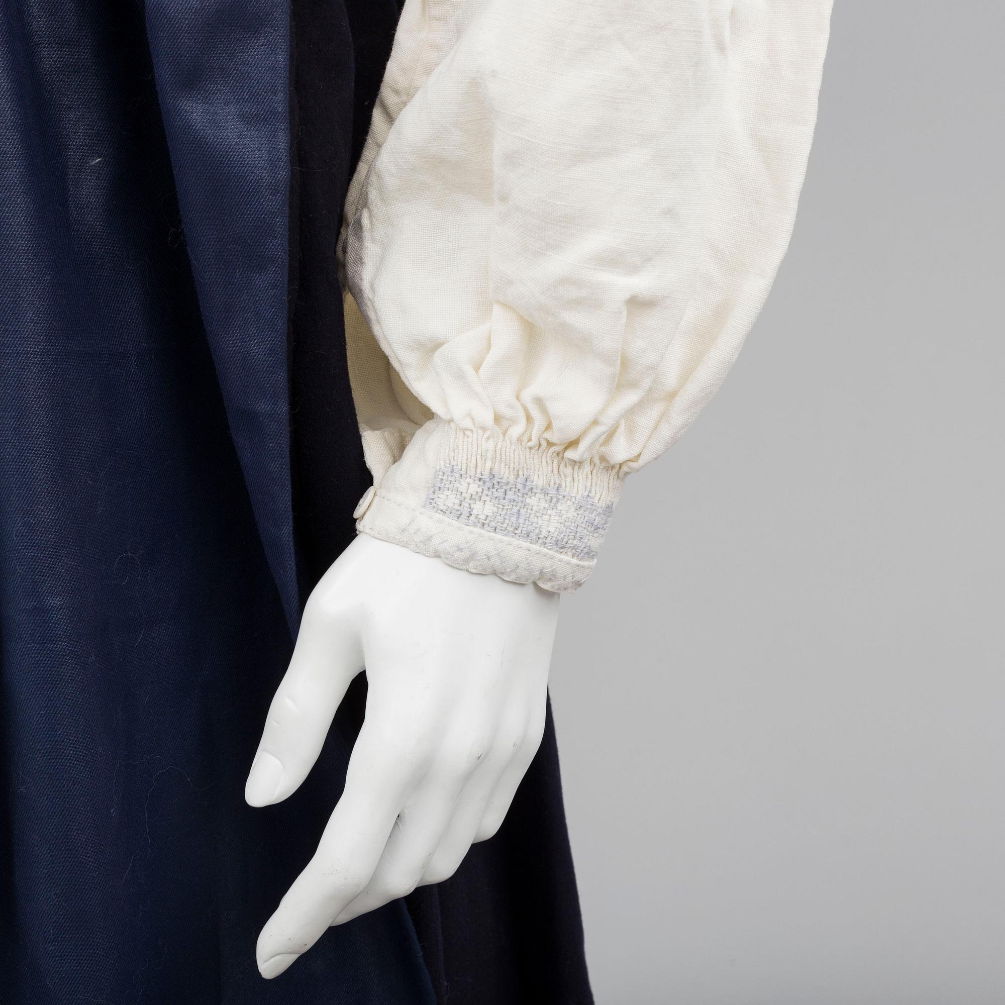 FOLKDRÄKT, 5 delar, Värend, 1900-talets andra hälft. Omkring storlek L.