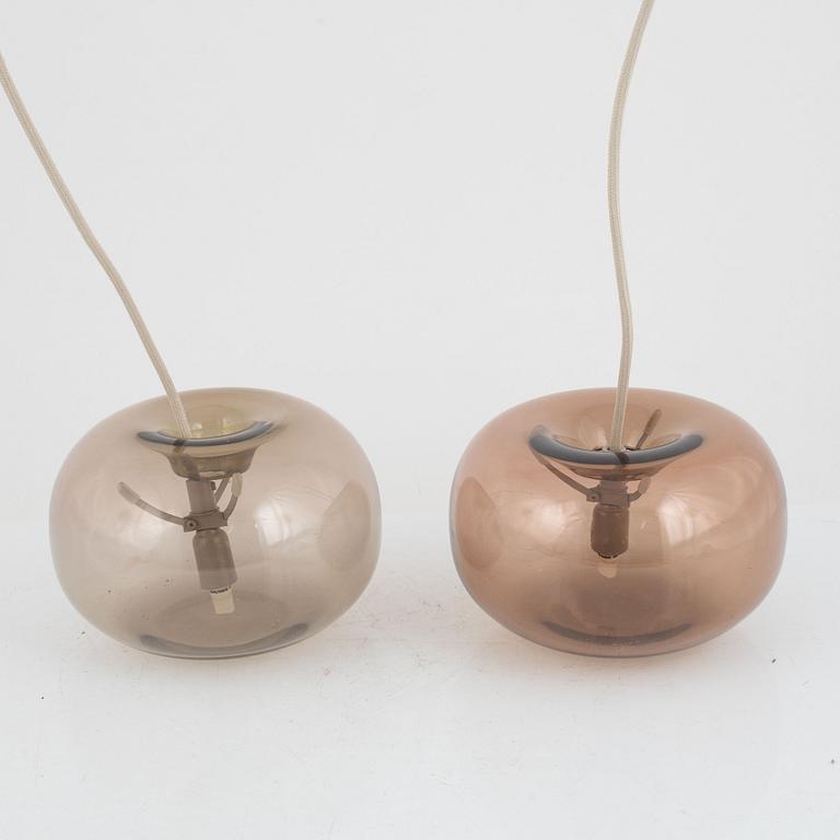 A pair of ceiling lamps, end of the 20th century.