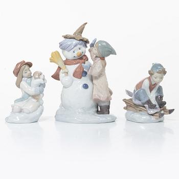 Lladró, figurines, 3 pcs, "Winter whimsy collection": "I'll keep you warm", "Look out below!", "Talk to me!", Spain.