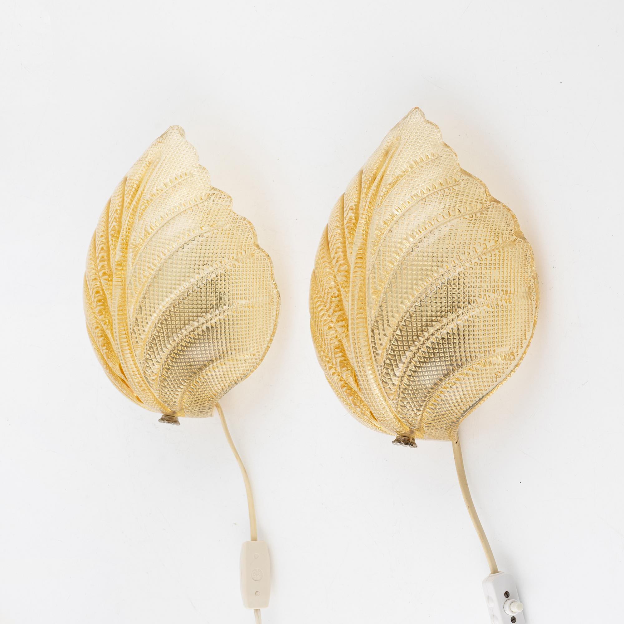 A pair of wall lights, attributed Orrefors, 20th Century.