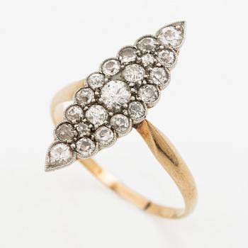 Ring 14K gold with old-cut diamonds in navette shape, circa 1900.