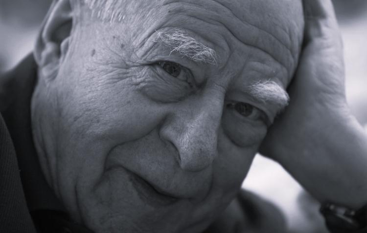 A blue and white jar, Ming dynasty, Jiajing (1522-1566).