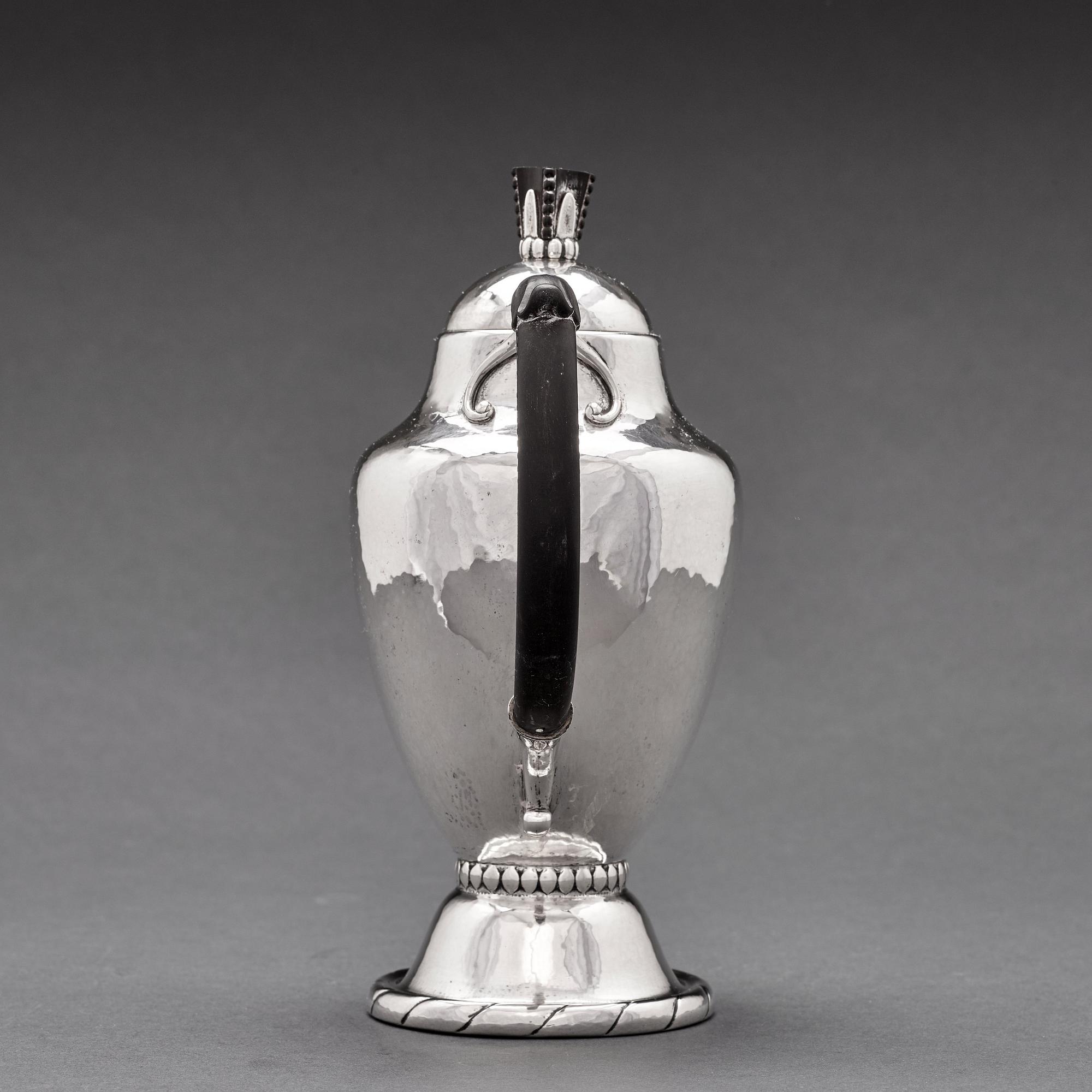 Georg Jensen, a 4 pieces coffee and tea service, Copenhagen 1915-19, 830/1000 silver. Design nr 88.