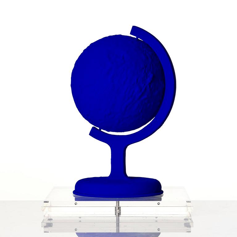 Yves Klein, "La Terre Bleue".
