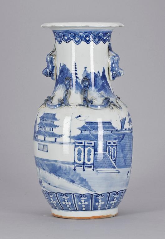 VAS, porslin, Kina, 1900-tal.