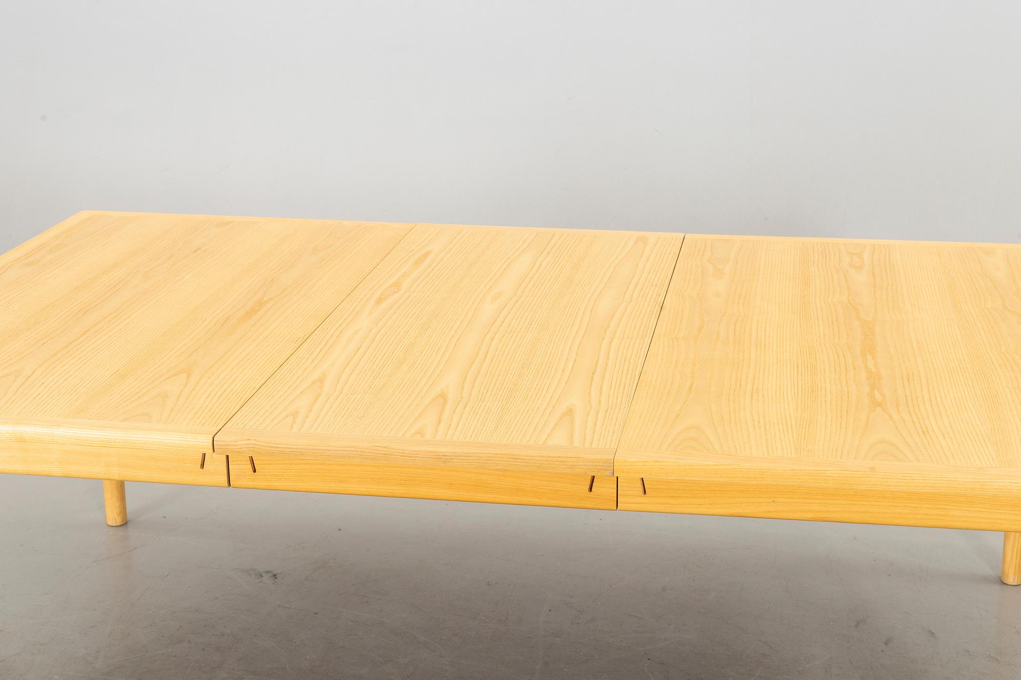HANS J WEGNER, a PP möbler dining table.