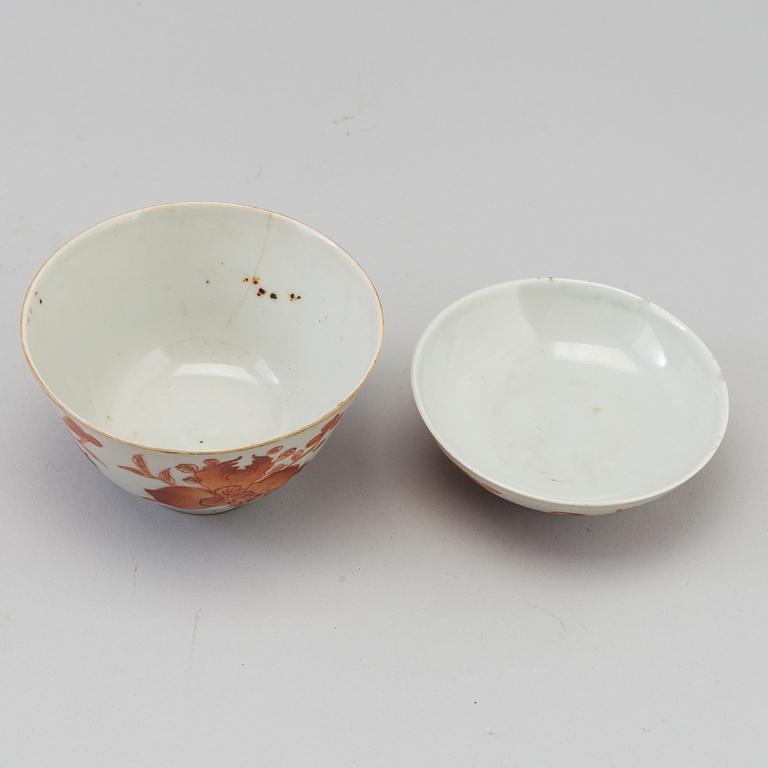 Two cups with covers, four dishes and a bowl, Qing dynasty, late 19th century.