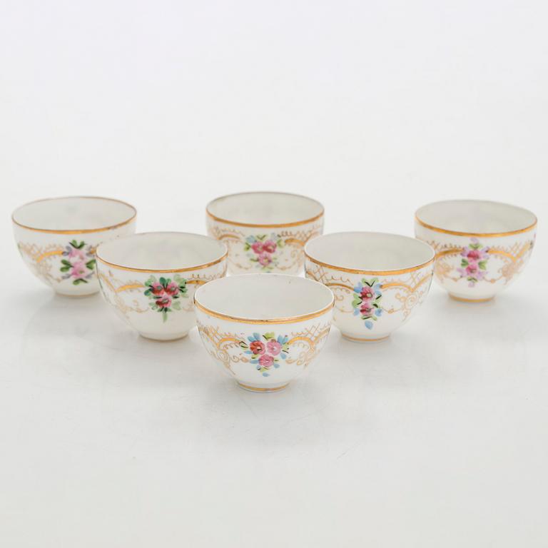 Kuznetsov, mokkakuppeja, 6 kpl, posliini, filigraanihopea, Venäjä 1889 - 1917.