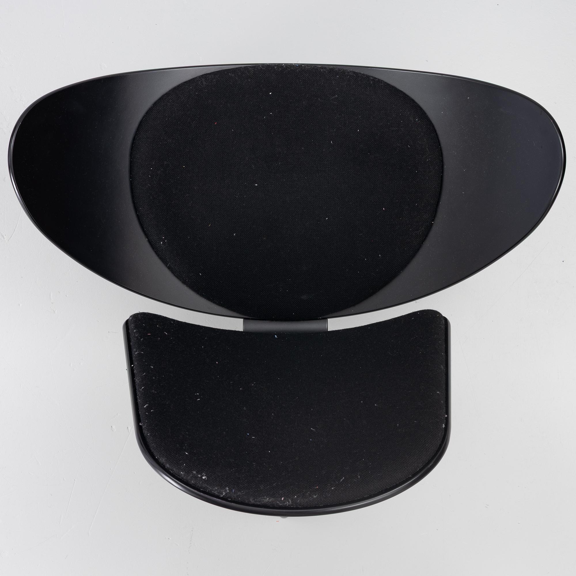 Hans J. Wegner, Fåtöljer, ett par, CH07, "Shell Chair", Carl Hansen, Danmark.
