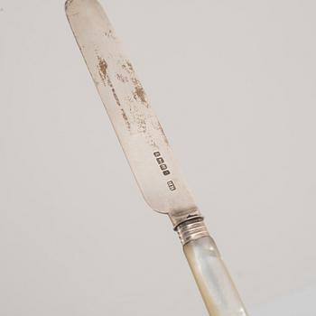 Efterrättsbestick, silver och nysilver, England, bl a 1879.