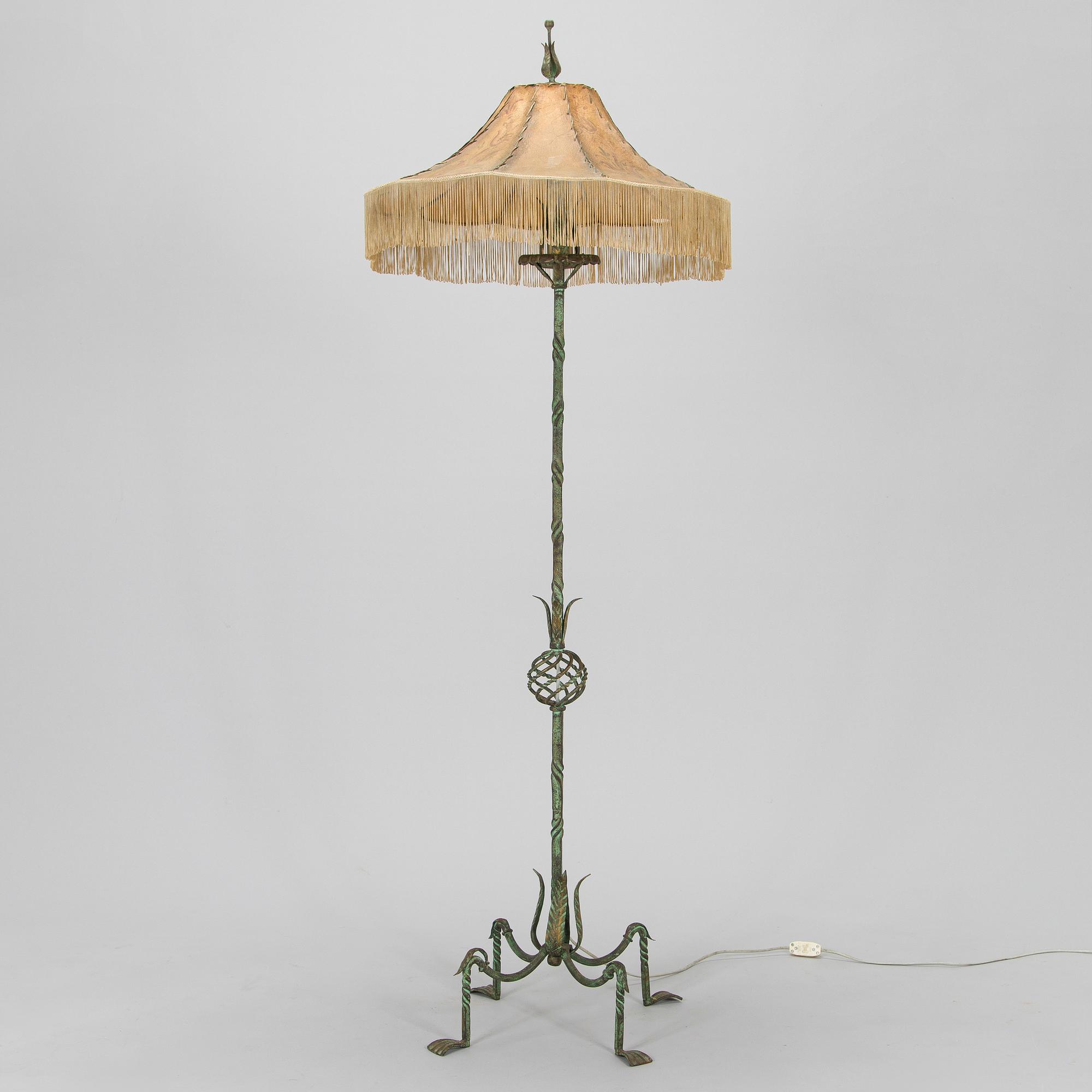 Lattiavalaisin, malli 811, Taidetakomo Hakkarainen, 1930-luku.