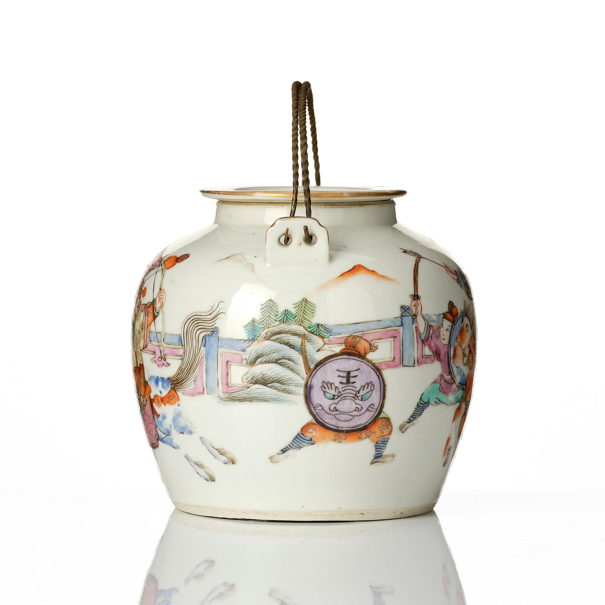 Tekanna med lock, porslin. Qingdynastin, 1800-tal.