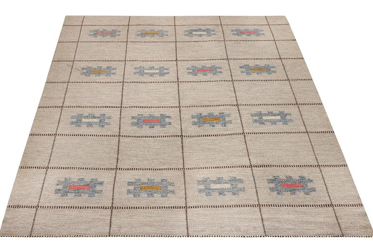 A Swedish flat weave carpet, c. 253 x 189 cm.