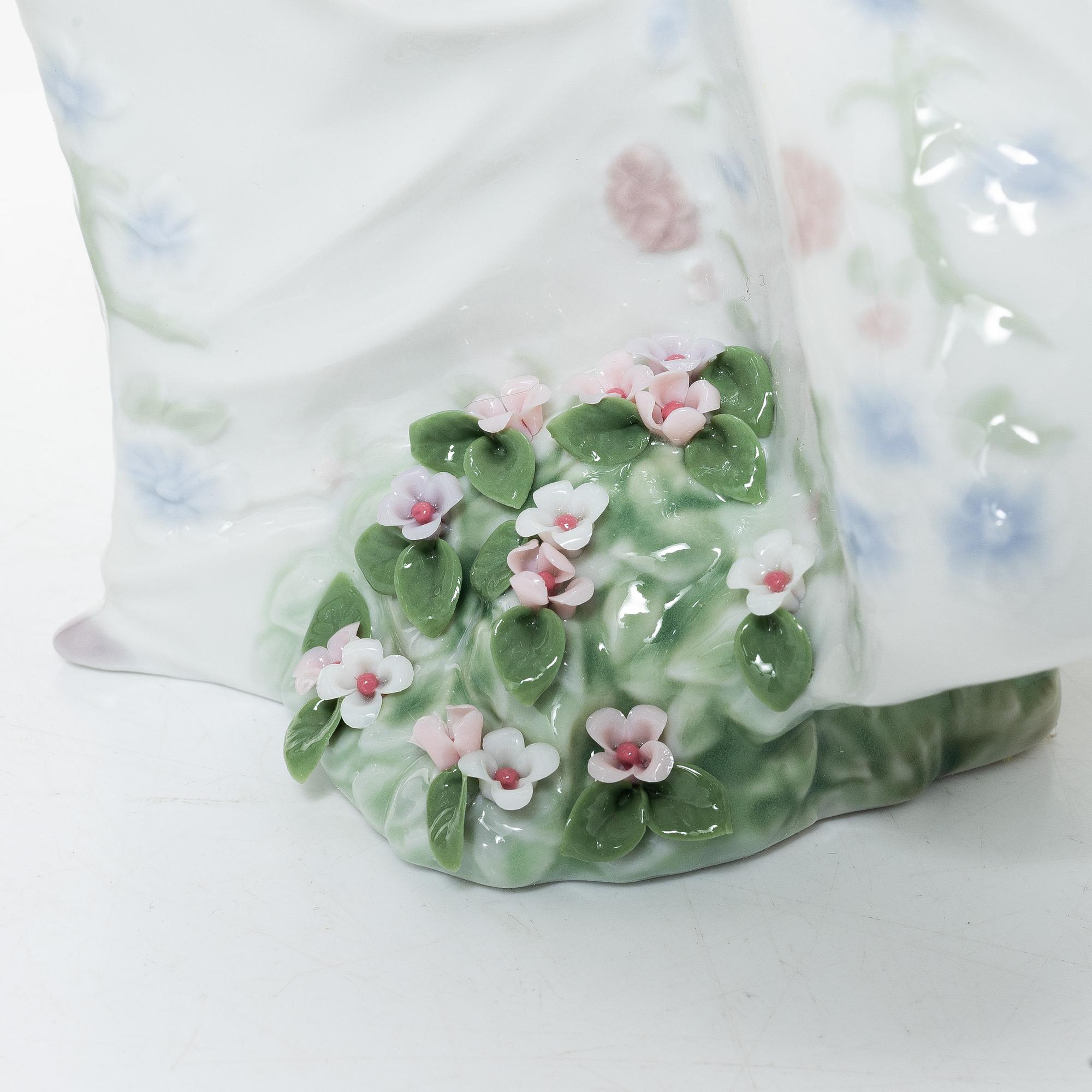 Lladró, figurines, 3 pcs, "Wildflowers", "Floral path" and "Sunday stroll".