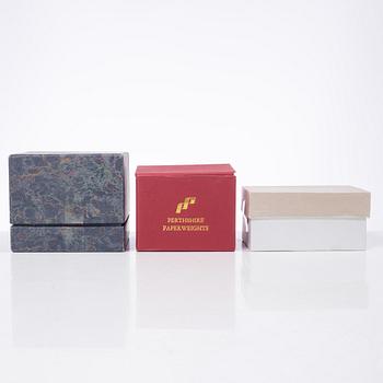 Brevpressar/pappersvikter, 3 st, 1900-talets andra hälft.