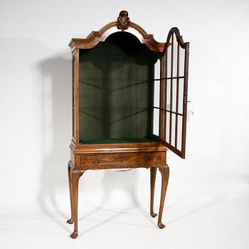 MONTERSKÅP, rokokostil, Tyskland tidigt 1900-tal.