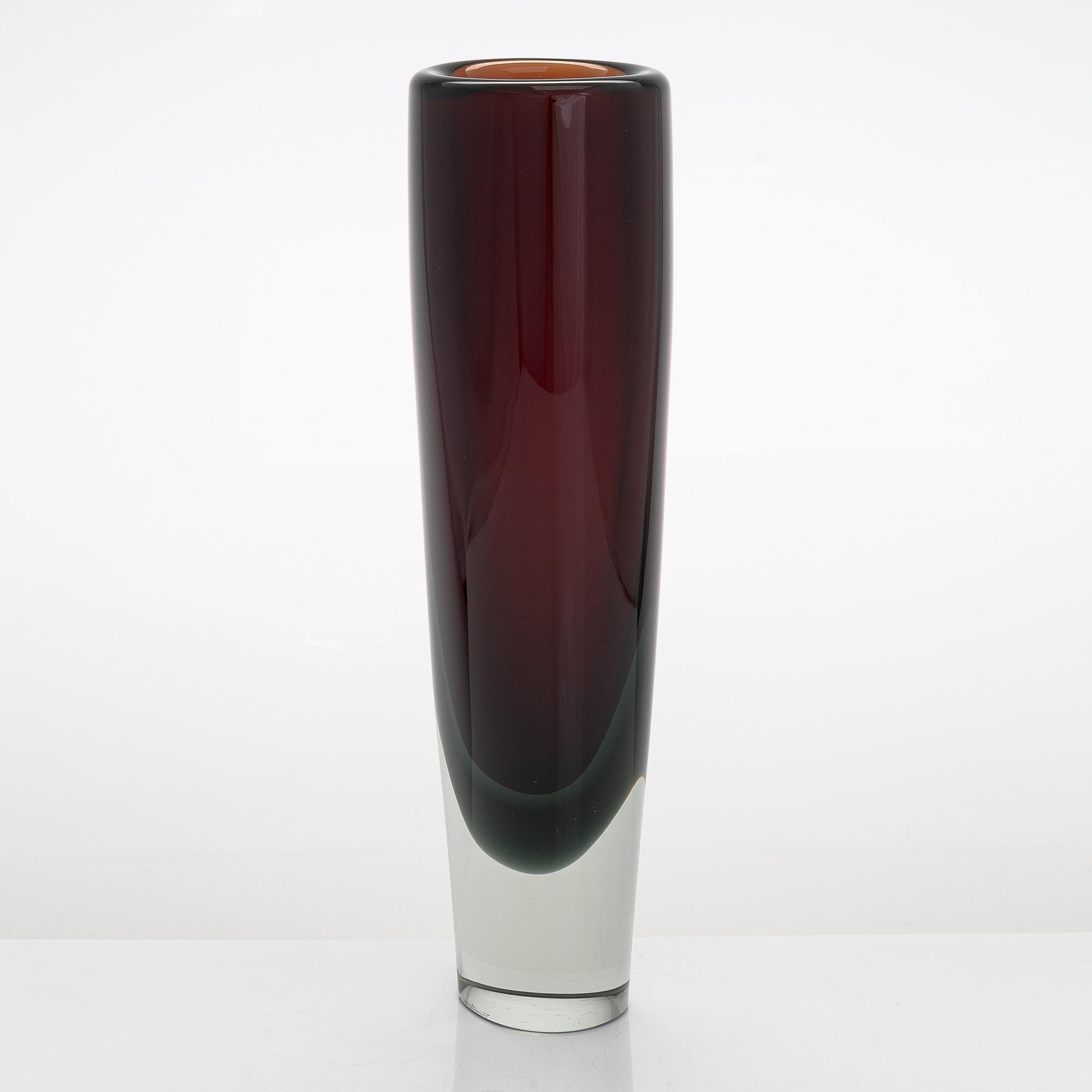 Kaj Franck, a 'KF 239' vase signed K. Franck Nuutajärvi Notsjö -63.