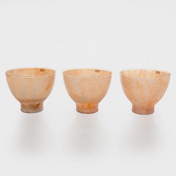 Oiva Toikka, three glass bowls, signed Oiva Toikka Nuutajärvi Notsjö.