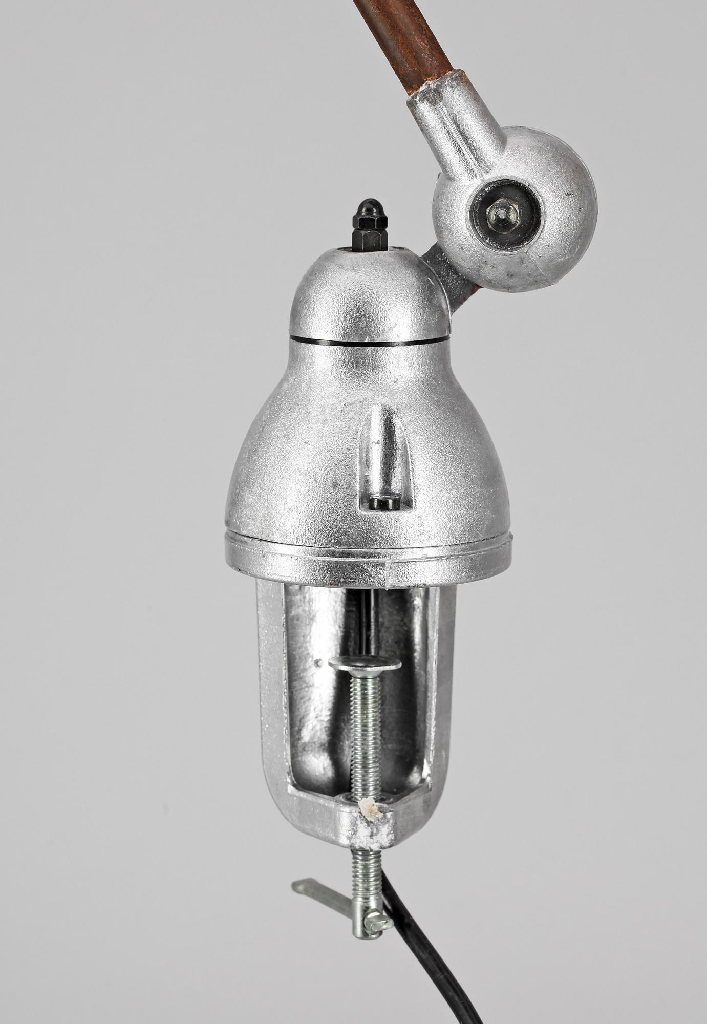 BORDSLAMPA / SKRIVBORDSLAMPA, formgiven av Jean-Louis Domecq, Jielde, Frankrike 1950-tal.