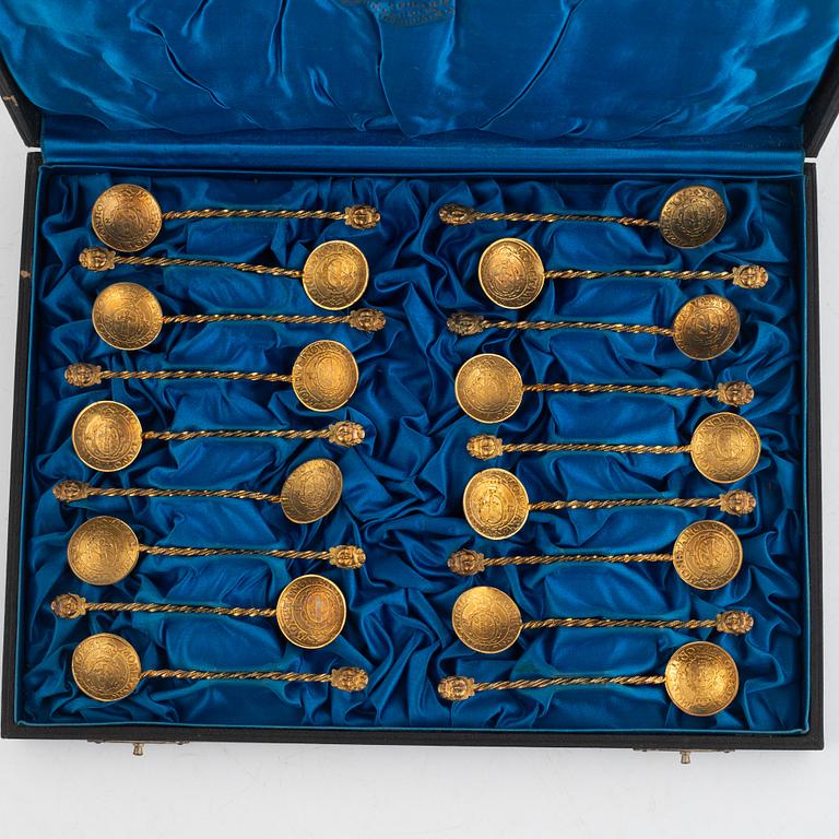 A set of eighteen gilded silver spoons, mark of Gustaf Möllenborg, Stockholm 1895.