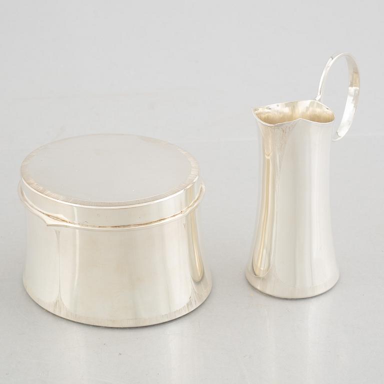 Martin Öhman, a sterling silver box with lid and a creamer, Halmstad 1979-1980.