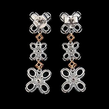 ÖRHÄNGEN, 1 par, 18K vitguld, diamanter tot ca 0.14 ct, rosa safirer tot ca 0.64 ct, akvamariner tot ca 7.05 ct.