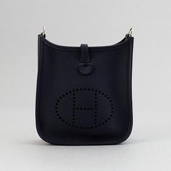 Hermès, an 'Evelyn' leather handbag.
