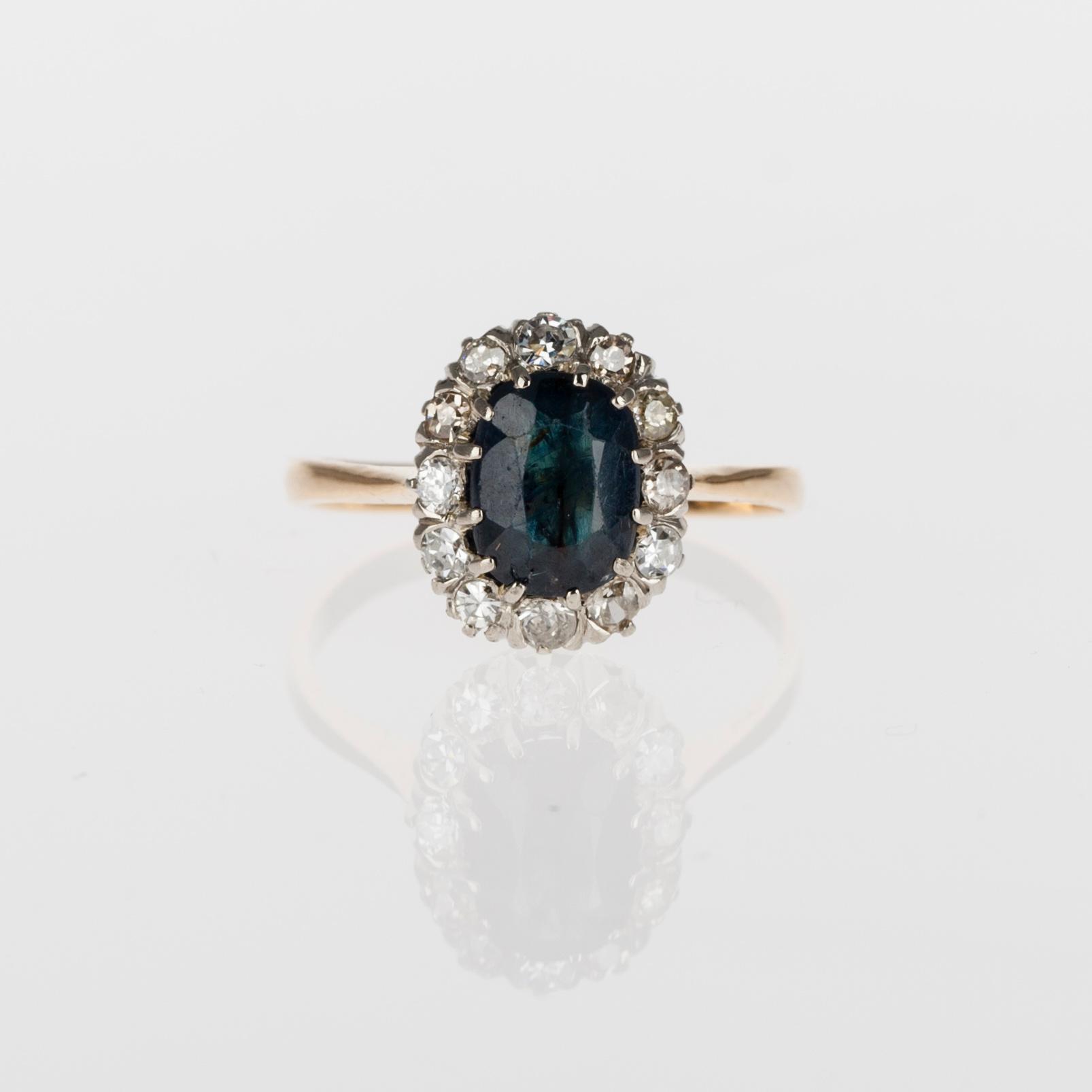 RING, 18K guld, safir, diamanter. Svenska stämplar. Vikt ca  3,2 g.