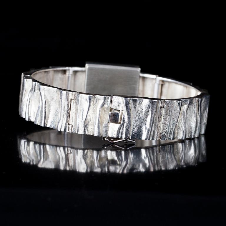 ARMBANDSUR, dam, sterling silver, Matti Hyvärinen Åbo 1978.