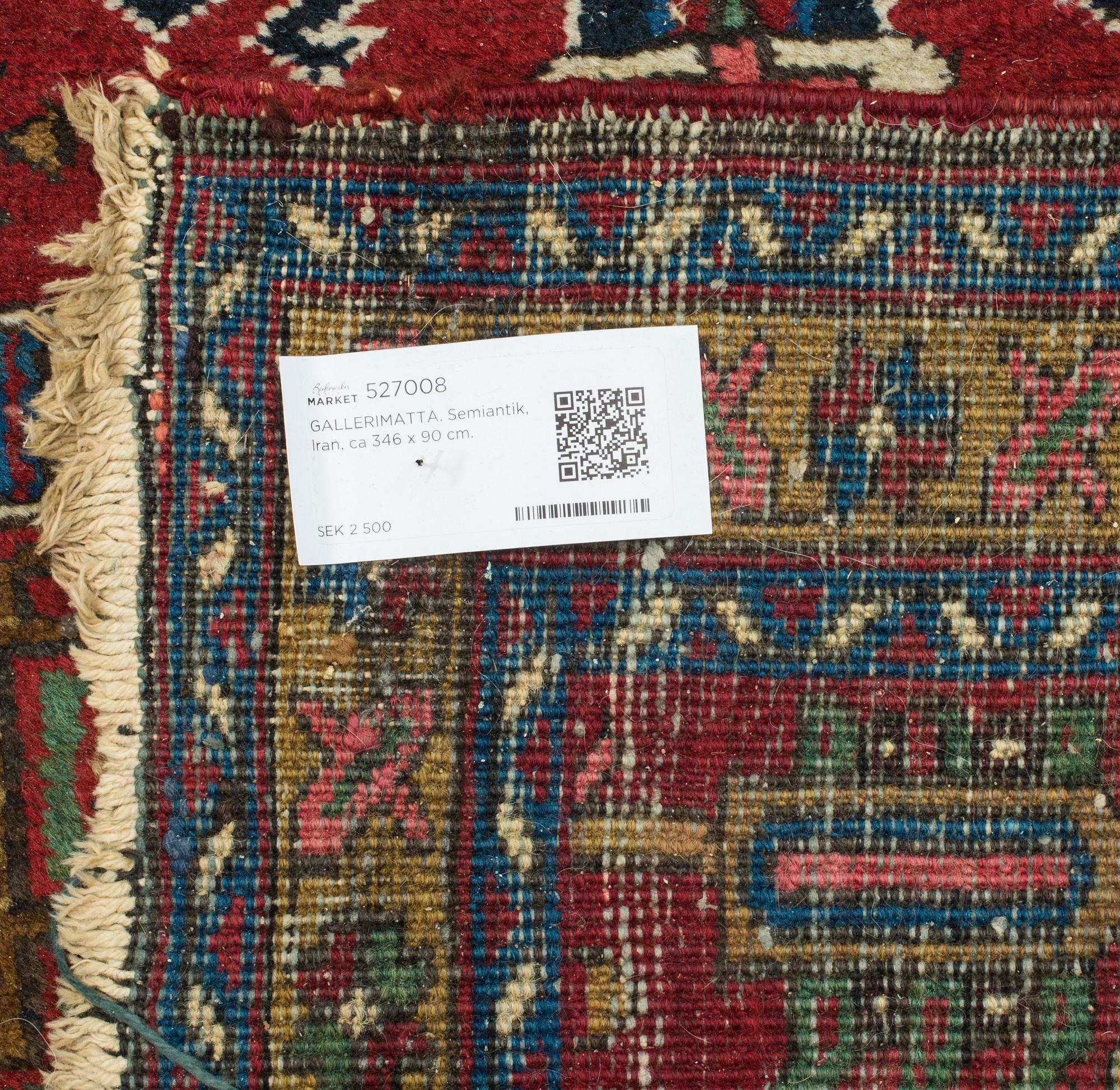 GALLERIMATTA. Semiantik, Iran, ca 346 x 90 cm.