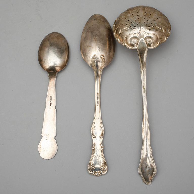PARTI SILVER, 45 delar, bl.a. CG Hallberg, Stockholm, 1932. Vikt ca 880 gram.