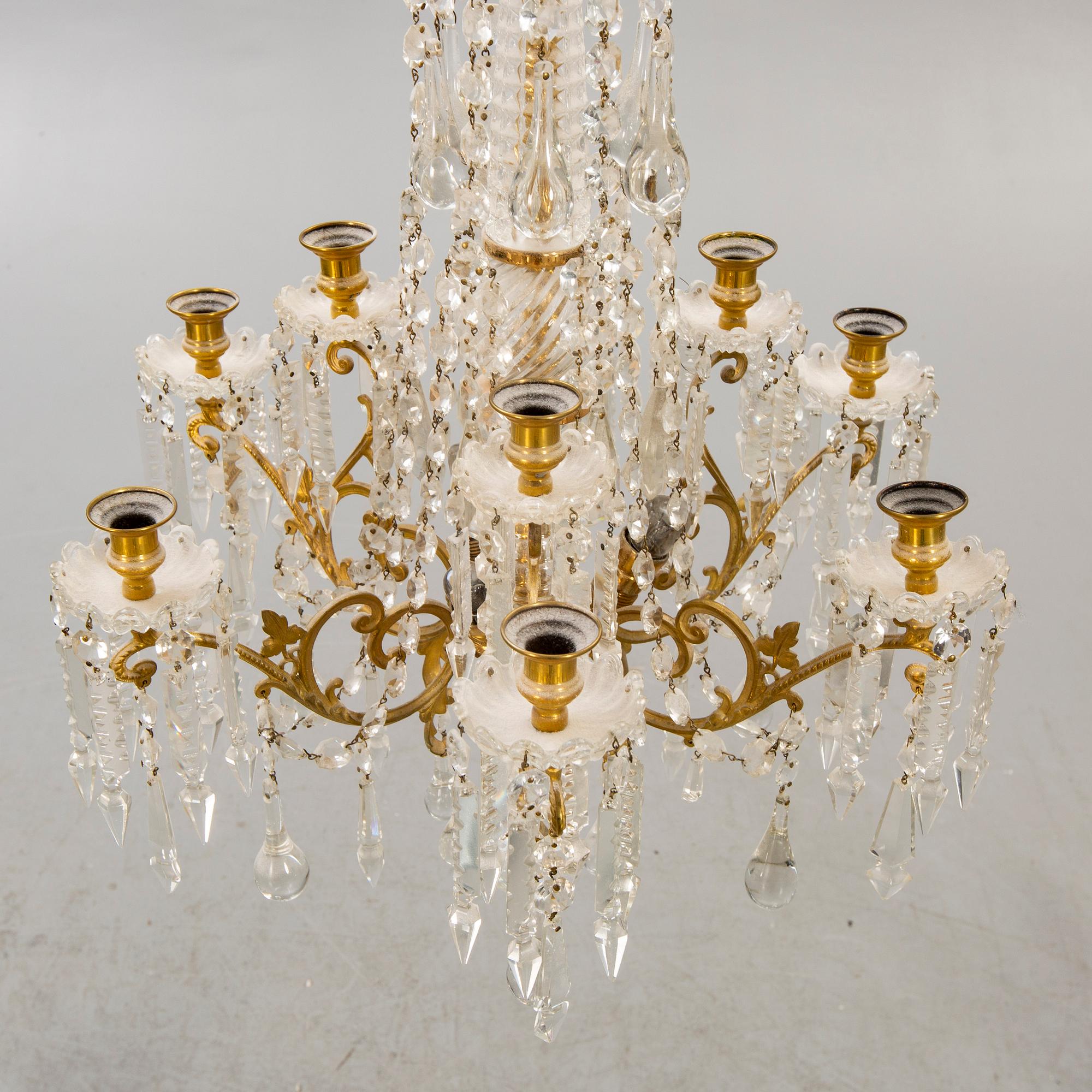 A chandelier around 1900.