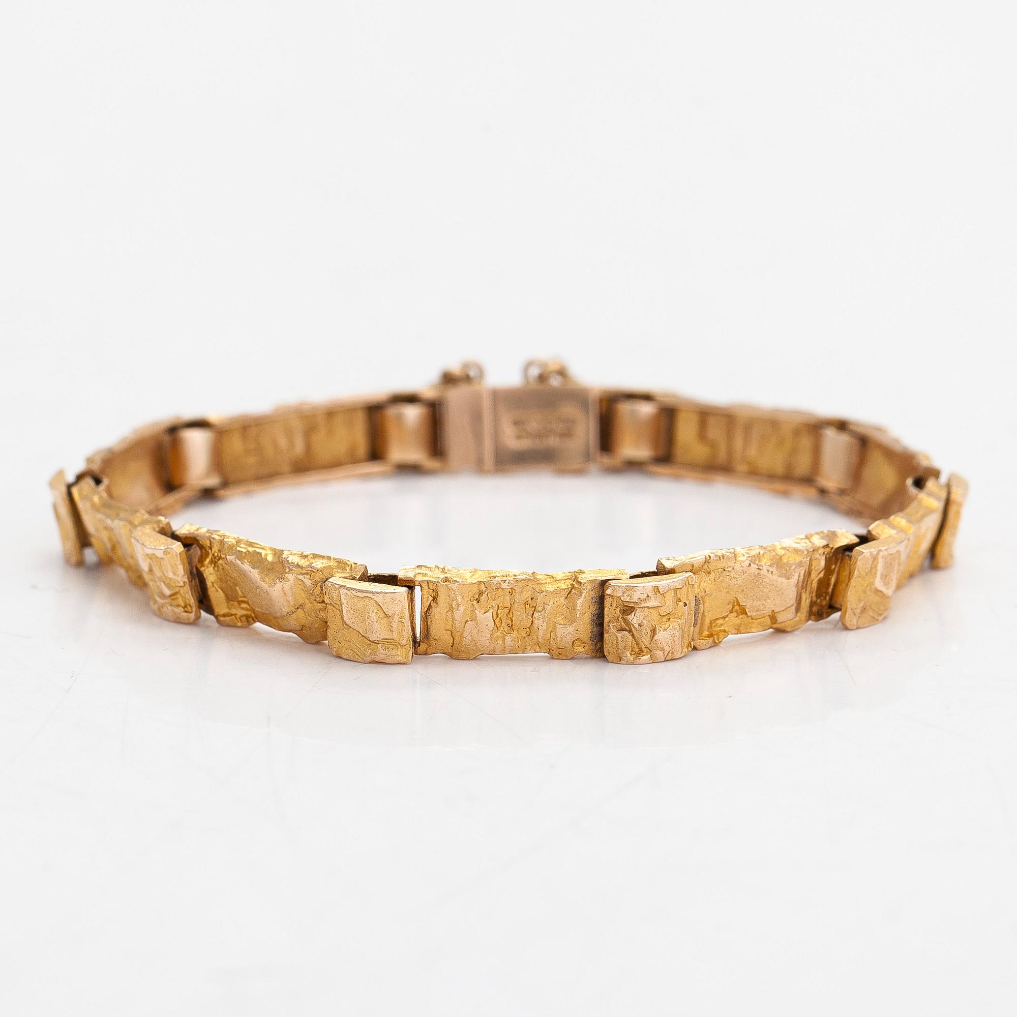 Björn Weckström, A 14K gold 'Jotos' bracelet for Lapponia, 1978.