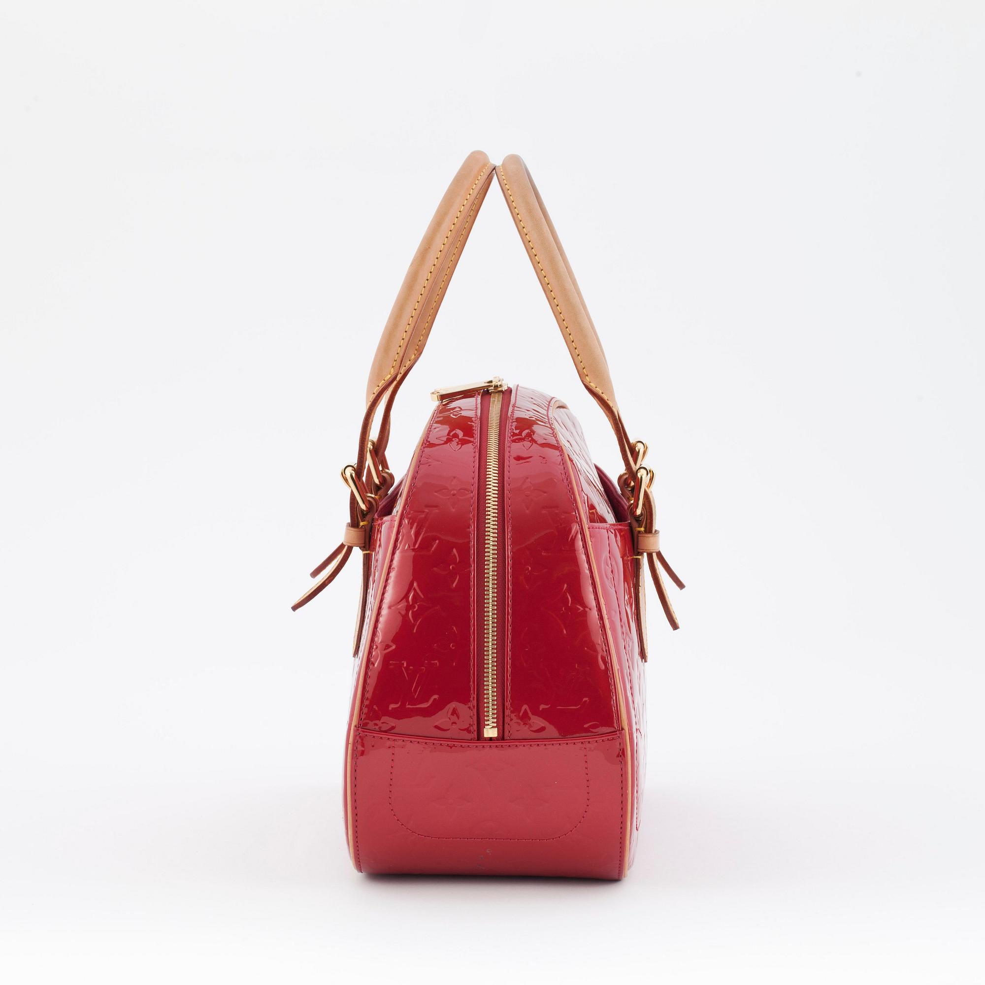 LOUIS VUITTON, a red vernis handbag, "Summit Drive".