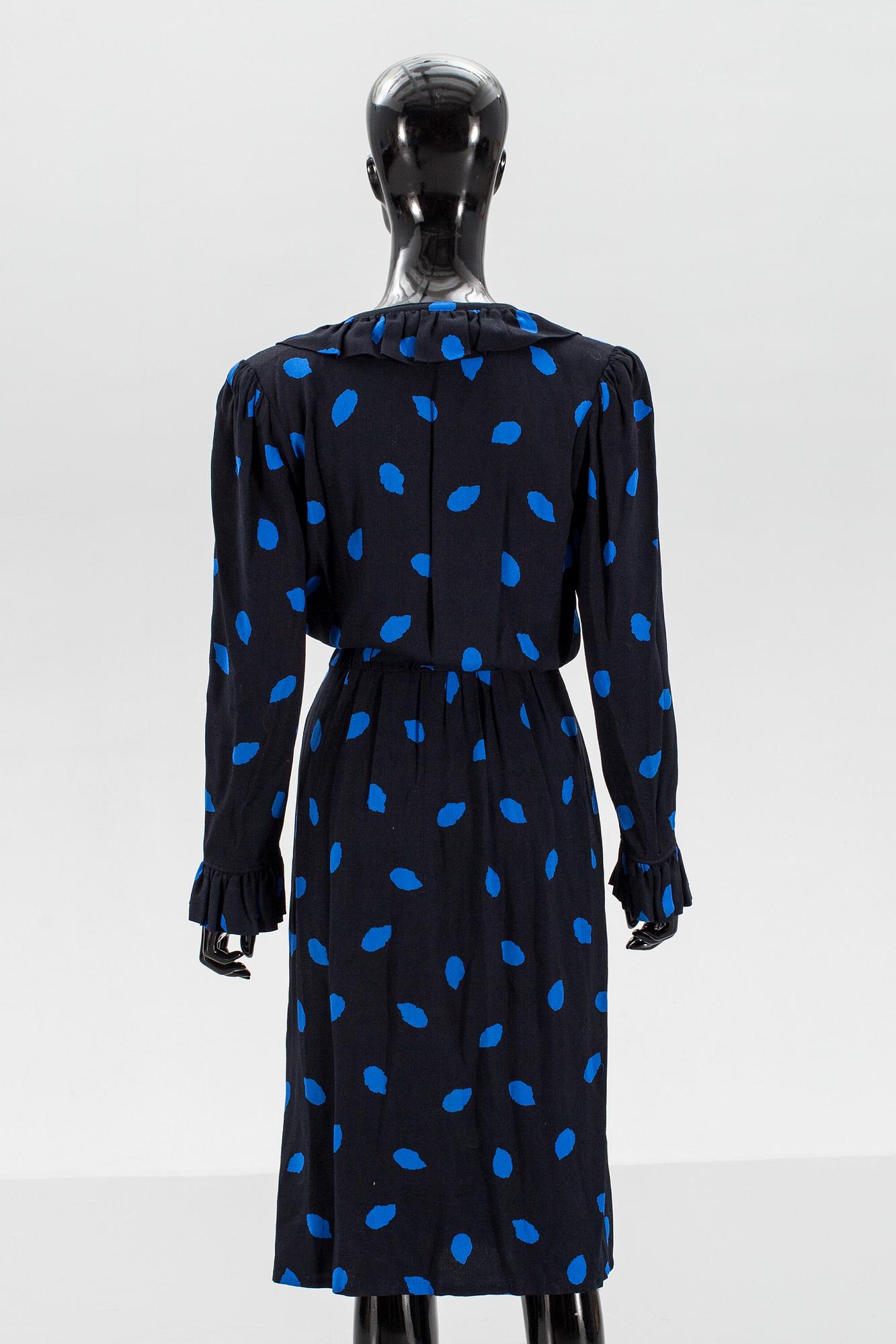 KLÄNNING, Yves Saint Laurent.