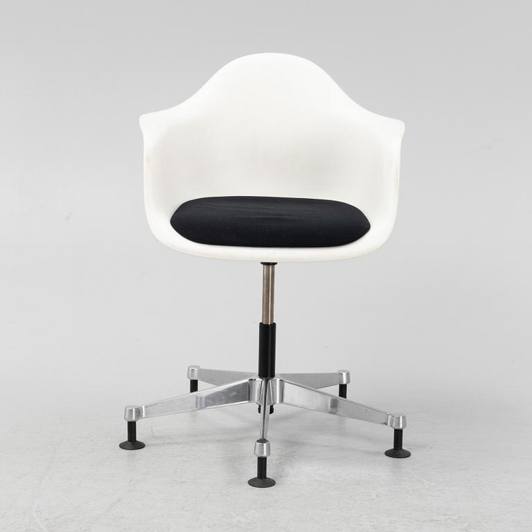 Charles & Ray Eames, a 'PACC' chair, Vitra.