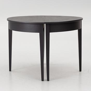 Dining table, early 20th century.